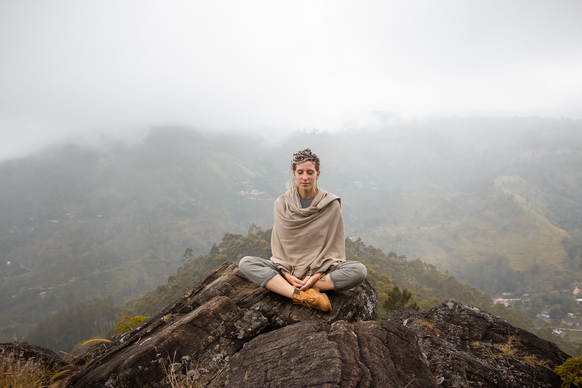 Korzyści płynące z medytacji – popraw jakość swojego snu i samopoczucie