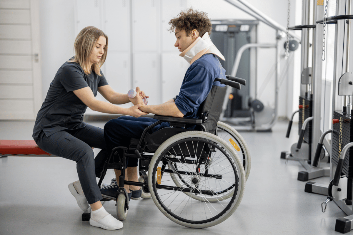 Jaki wózek rehabilitacyjny dla osób aktywnych?